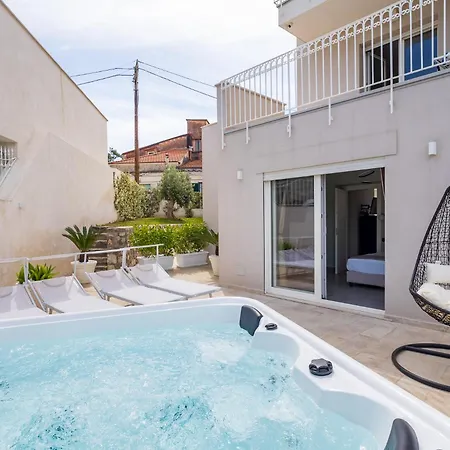 Laca - Sensational Coast View With Jacuzzi Apartamento